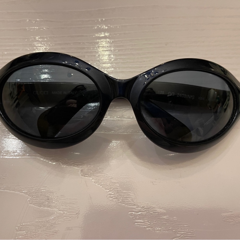 💰SOLD-NEW AUTHENTIC GUCCI black sunglasses made in Italy